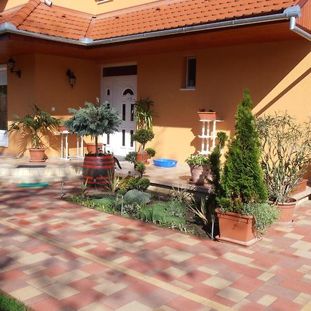Gal Apartmanhaz Harkány Exterior foto