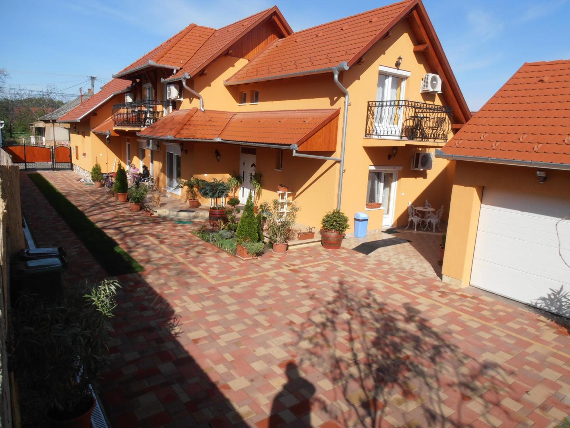 Gal Apartmanhaz Harkány Exterior foto