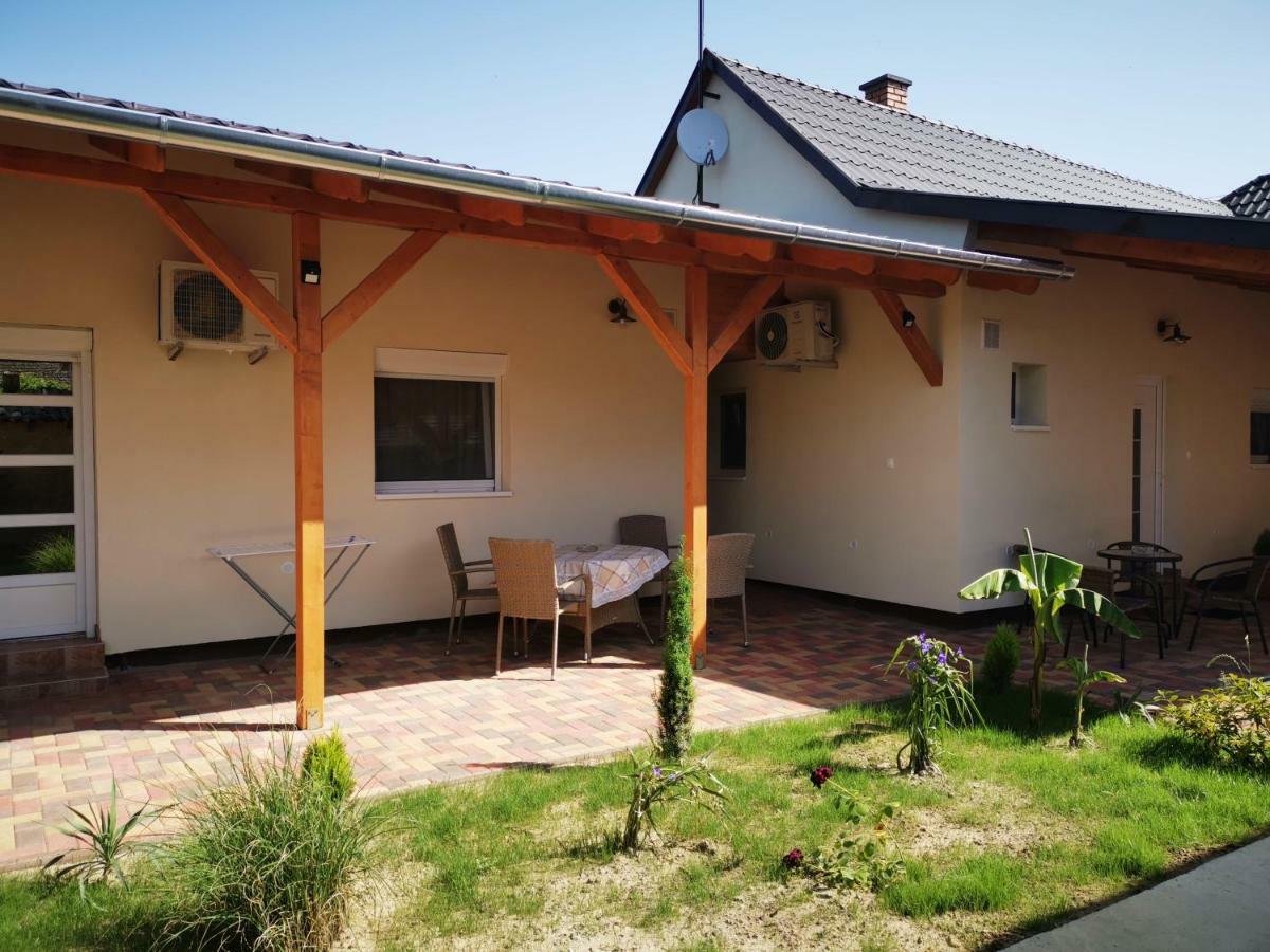 Gal Apartmanhaz Harkány Exterior foto